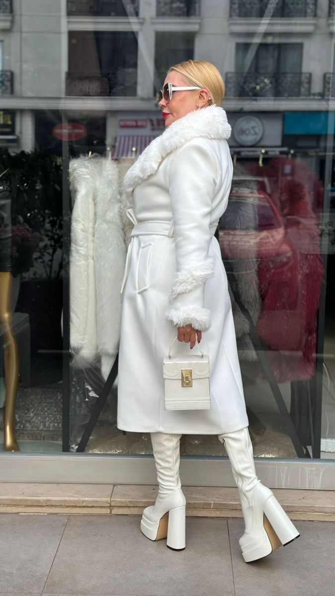 Özel Tasarım Beyaz Kaşe Palto