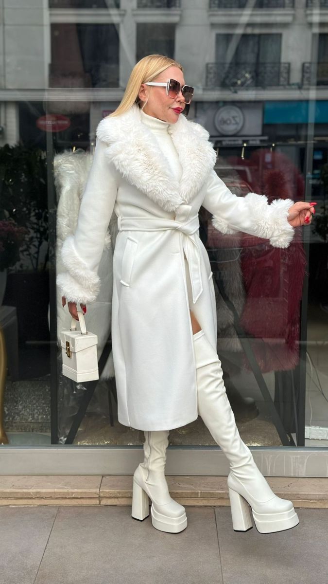 Özel Tasarım Beyaz Kaşe Palto