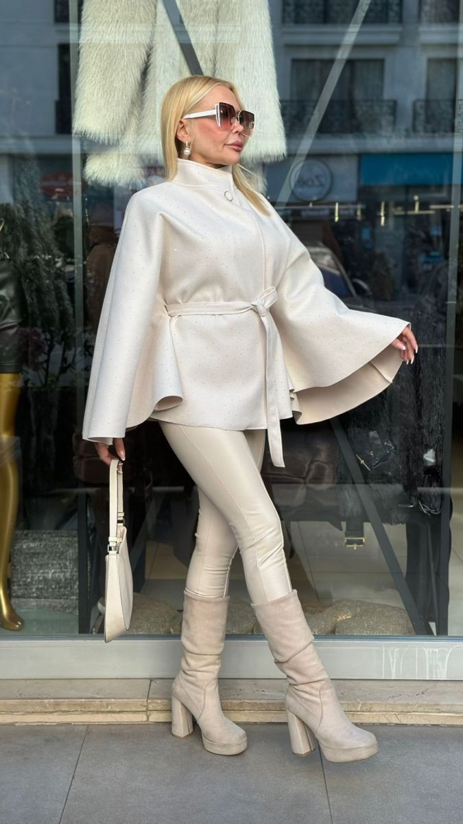 Krem Rengi Taşlı Pelerin