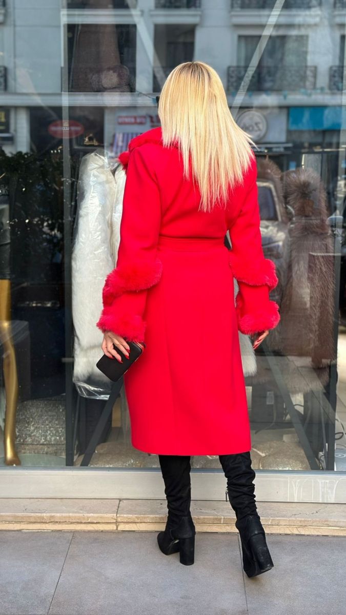 Özel Tasarım Kürk Detaylı Kırmızı Kaşe Kaban