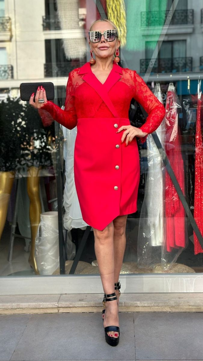Özel Tasarım Tül Detaylı Kırmızı Elbise